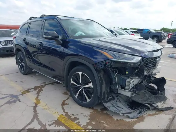 5TDLZRAHXNS132750 2022 TOYOTA HIGHLANDER - Image 1