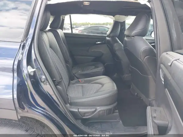 5TDLZRAHXNS132750 2022 TOYOTA HIGHLANDER - Image 8