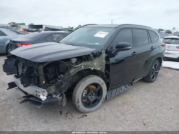 5TDLZRAHXNS141013 2022 TOYOTA HIGHLANDER - Image 2