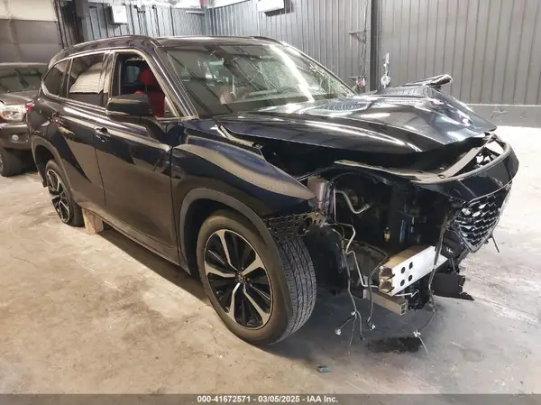 5TDLZRBH0MS077884 2021 TOYOTA HIGHLANDER - Image 1