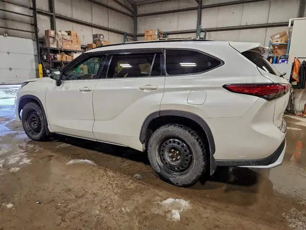 5TDLZRBH0MS114402 2021 TOYOTA HIGHLANDER - Image 2