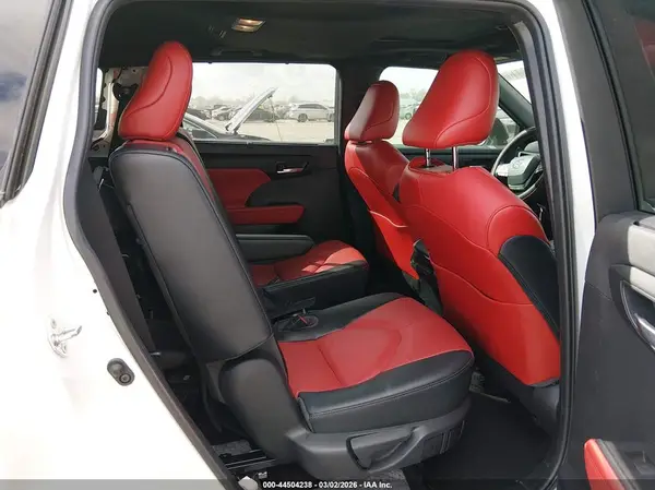 5TDLZRBH0NS180188 2022 TOYOTA HIGHLANDER - Image 8