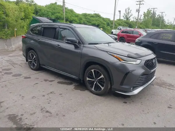 5TDLZRBH0NS220138 2022 TOYOTA HIGHLANDER - Image 1
