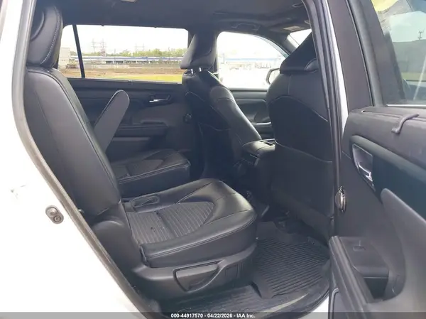 5TDLZRBH0NS241751 2022 TOYOTA HIGHLANDER - Image 8