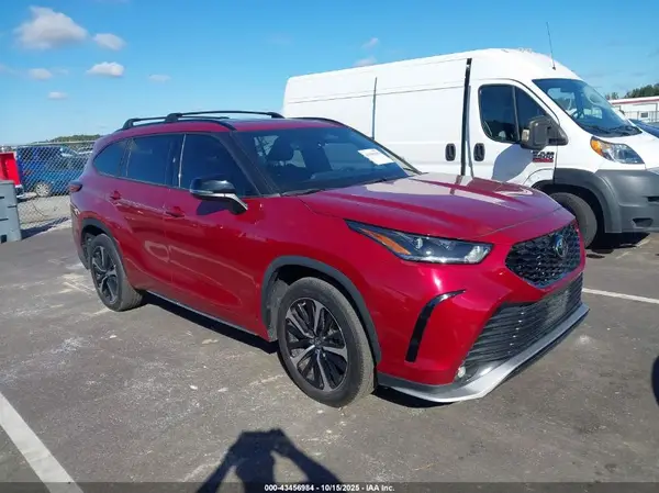 5TDLZRBH0NS251910 2022 TOYOTA HIGHLANDER - Image 1