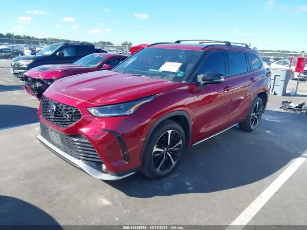 5TDLZRBH0NS251910 2022 TOYOTA HIGHLANDER - Image 2