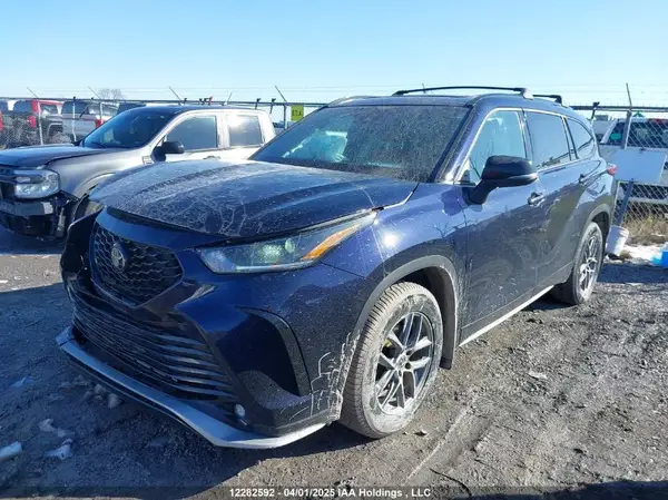 5TDLZRBH0NS252295 2022 TOYOTA HIGHLANDER - Image 2