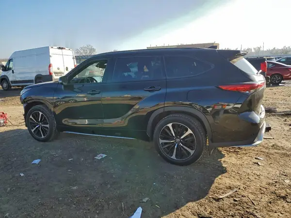 5TDLZRBH1MS065095 2021 TOYOTA HIGHLANDER - Image 2