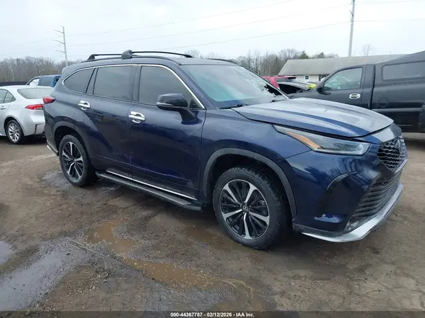 5TDLZRBH1MS067106 2021 TOYOTA HIGHLANDER - Image 1