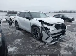 5TDLZRBH1NS180457 2022 TOYOTA HIGHLANDER