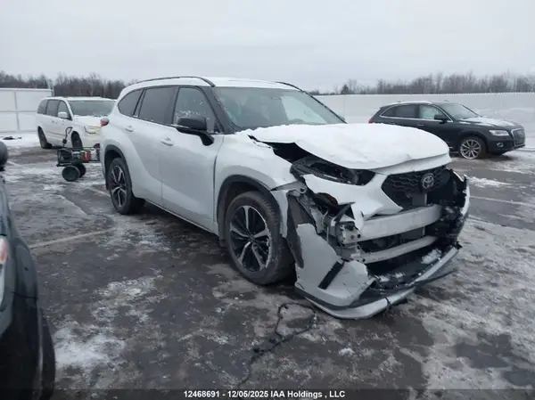 5TDLZRBH1NS180457 2022 TOYOTA HIGHLANDER - Image 1