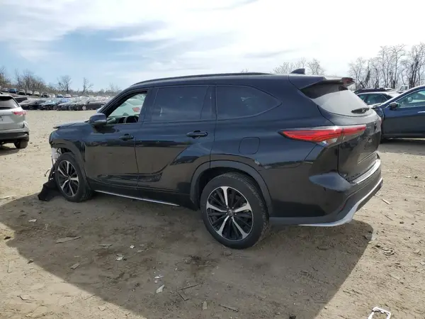 5TDLZRBH1NS187893 2022 TOYOTA HIGHLANDER - Image 2