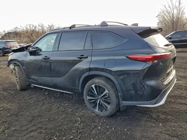 5TDLZRBH1NS217992 2022 TOYOTA HIGHLANDER - Image 2