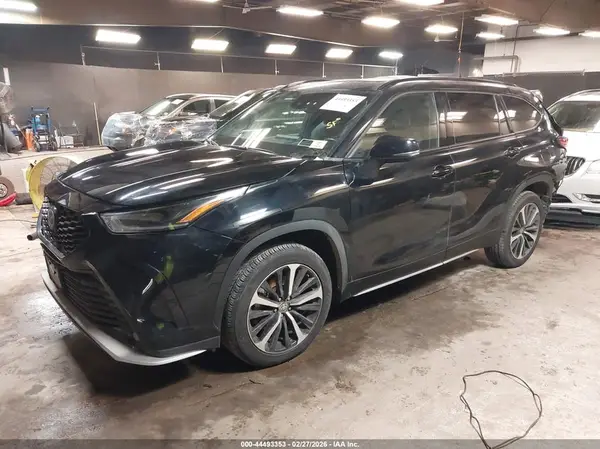 5TDLZRBH1NS220309 2022 TOYOTA HIGHLANDER - Image 2