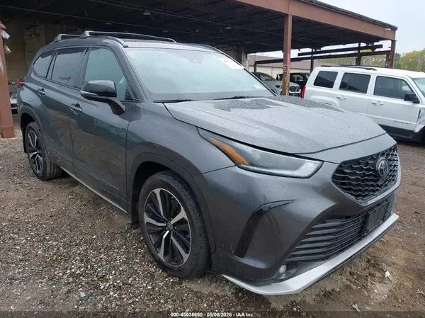 5TDLZRBH1NS237840 2022 TOYOTA HIGHLANDER - Image 1