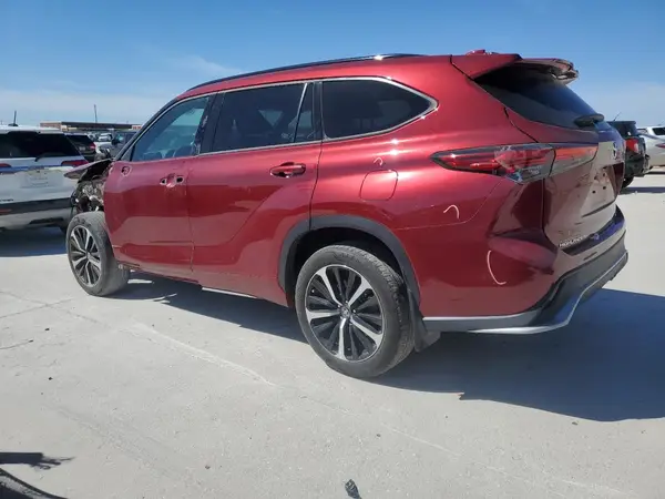 5TDLZRBH1NS239040 2022 TOYOTA HIGHLANDER - Image 2