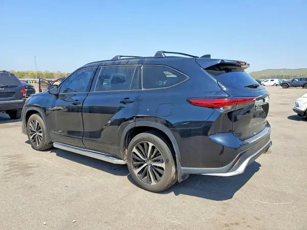 5TDLZRBH1NS242407 2022 TOYOTA HIGHLANDER - Image 2