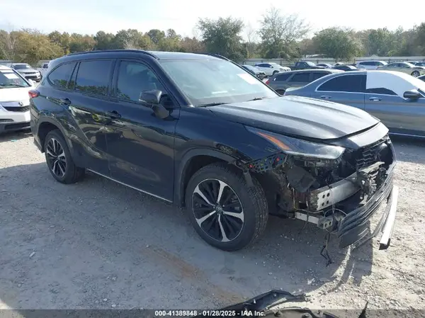 5TDLZRBH2MS070726 2021 TOYOTA HIGHLANDER - Image 1