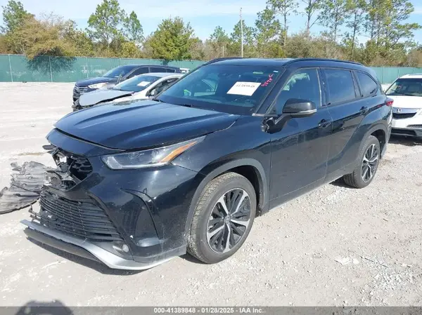5TDLZRBH2MS070726 2021 TOYOTA HIGHLANDER - Image 2