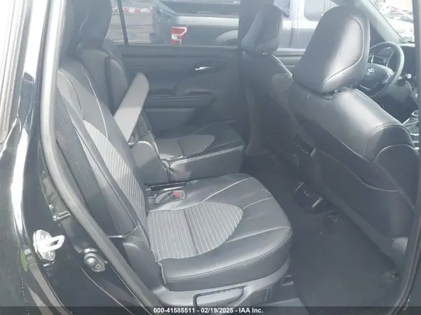 5TDLZRBH2MS084044 2021 TOYOTA HIGHLANDER - Image 8