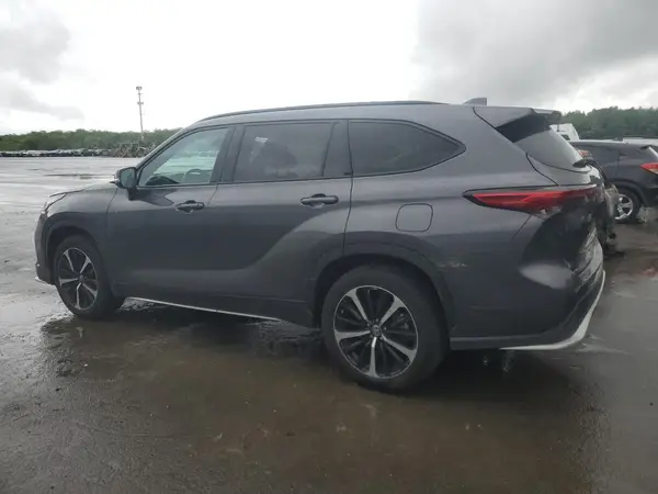 5TDLZRBH2MS089017 2021 TOYOTA HIGHLANDER - Image 2