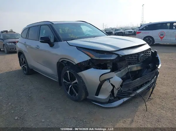 5TDLZRBH2MS121531 2021 TOYOTA HIGHLANDER - Image 1