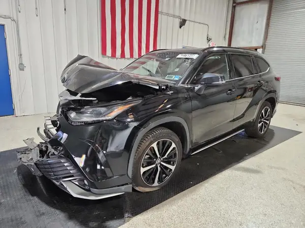 5TDLZRBH2MS146848 2021 TOYOTA HIGHLANDER - Image 1