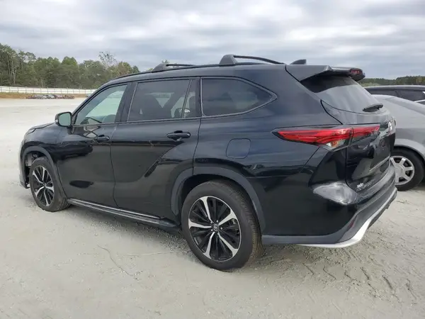 5TDLZRBH2NS182153 2022 TOYOTA HIGHLANDER - Image 2