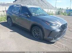 5TDLZRBH2NS226331 2022 TOYOTA HIGHLANDER