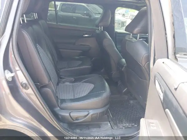 5TDLZRBH2NS226331 2022 TOYOTA HIGHLANDER - Image 8