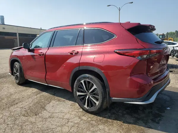 5TDLZRBH2NS242545 2022 TOYOTA HIGHLANDER - Image 2