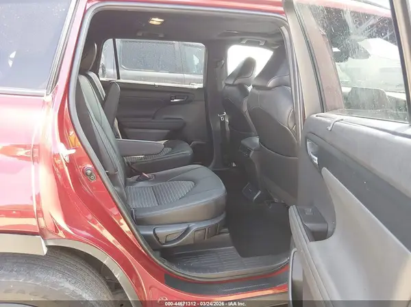 5TDLZRBH3MS057676 2021 TOYOTA HIGHLANDER - Image 8