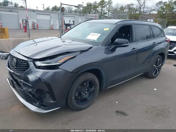 5TDLZRBH3MS092234 2021 TOYOTA HIGHLANDER - Image 2