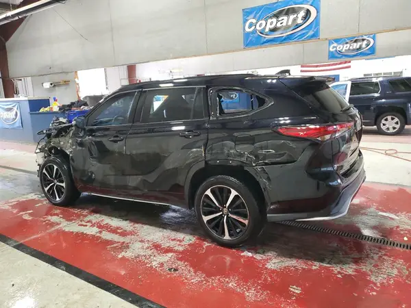 5TDLZRBH3MS096137 2021 TOYOTA HIGHLANDER - Image 2