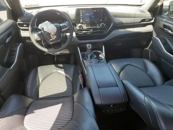 5TDLZRBH3MS108206 2021 TOYOTA HIGHLANDER - Image 8