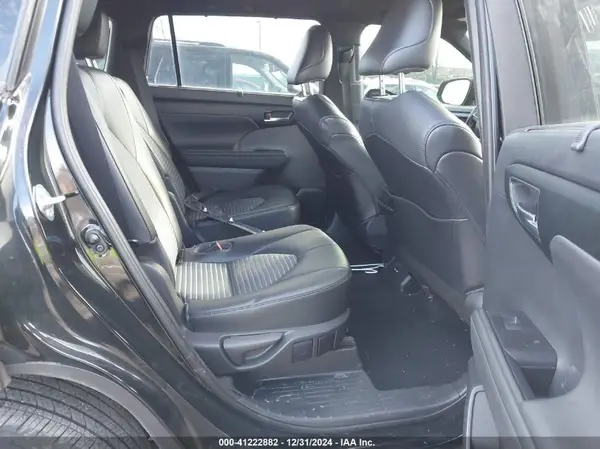 5TDLZRBH3MS121456 2021 TOYOTA HIGHLANDER - Image 8