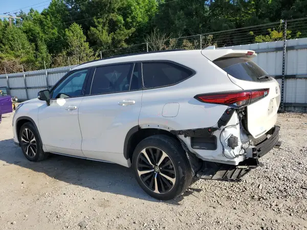 5TDLZRBH3MS122669 2021 TOYOTA HIGHLANDER - Image 2