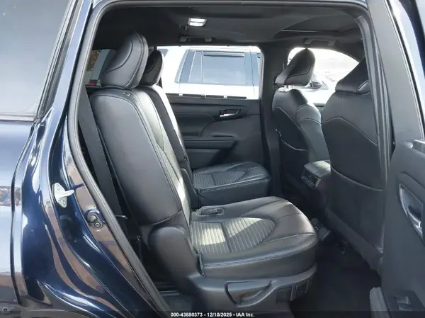 5TDLZRBH3MS154361 2021 TOYOTA HIGHLANDER - Image 8