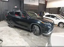 5TDLZRBH3NS183215 2022 TOYOTA HIGHLANDER