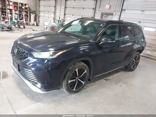 5TDLZRBH3NS192545 2022 TOYOTA HIGHLANDER - Image 2