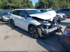 5TDLZRBH3NS242439 2022 TOYOTA HIGHLANDER