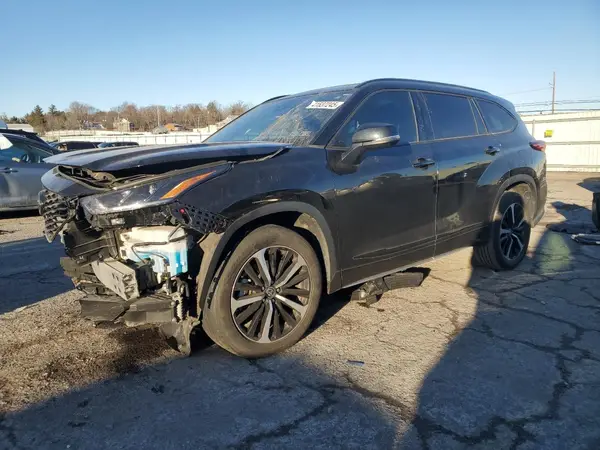 5TDLZRBH3NS243686 2022 TOYOTA HIGHLANDER - Image 1