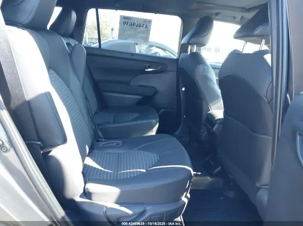 5TDLZRBH4MS154336 2021 TOYOTA HIGHLANDER - Image 8