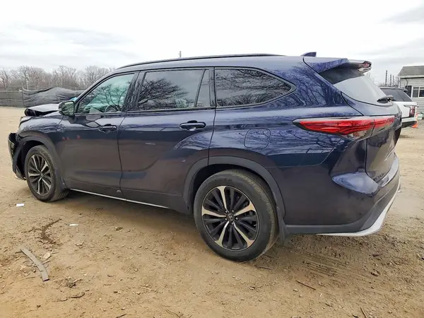 5TDLZRBH4MS157978 2021 TOYOTA HIGHLANDER - Image 2