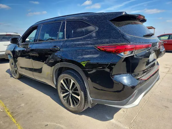 5TDLZRBH4NS172644 2022 TOYOTA HIGHLANDER - Image 2