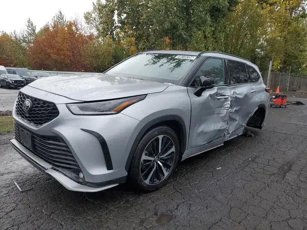 5TDLZRBH4NS176239 2022 TOYOTA HIGHLANDER - Image 1