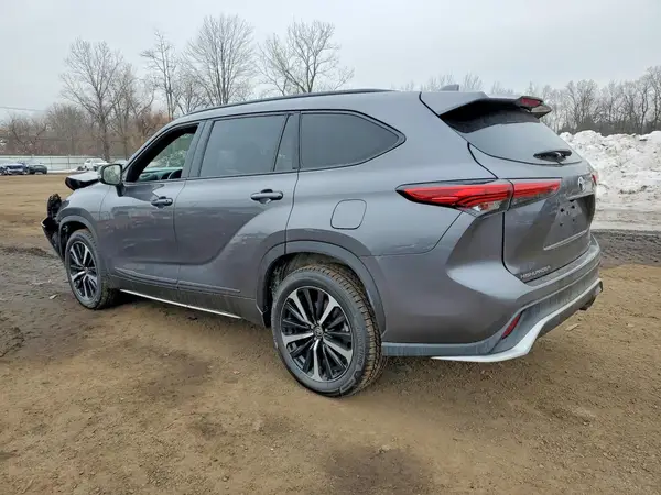 5TDLZRBH5MS121345 2021 TOYOTA HIGHLANDER - Image 2