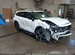 5TDLZRBH5NS235654 2022 TOYOTA HIGHLANDER
