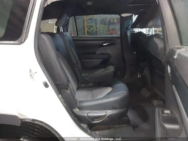 5TDLZRBH5NS235654 2022 TOYOTA HIGHLANDER - Image 8