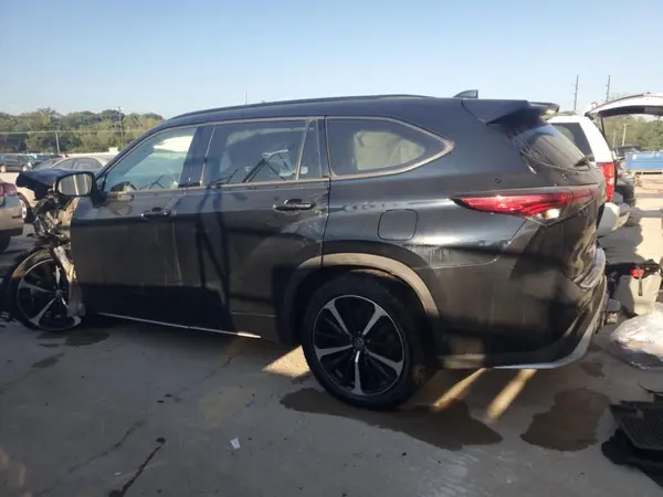 5TDLZRBH5NS250977 2022 TOYOTA HIGHLANDER - Image 2